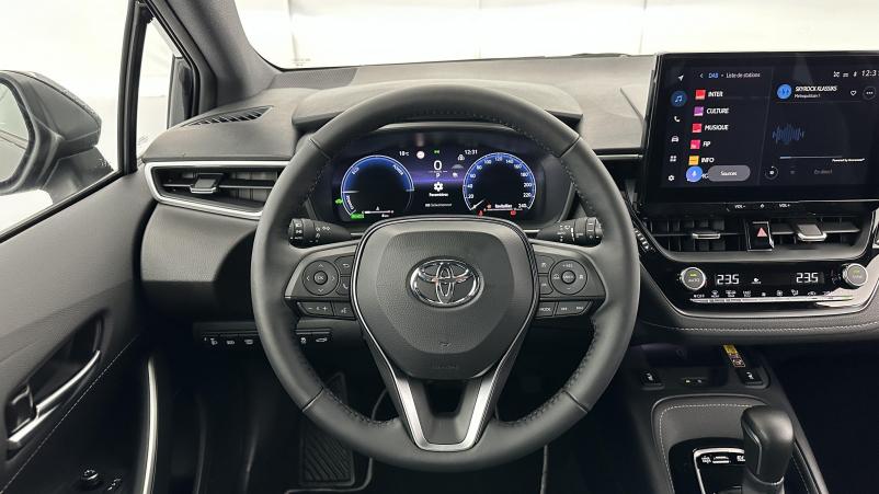 Vente en ligne Toyota Corolla Touring Sports Corolla touring sports X 1.8 Hybrid 140ch Design (Team Player) au prix de 32 000 €