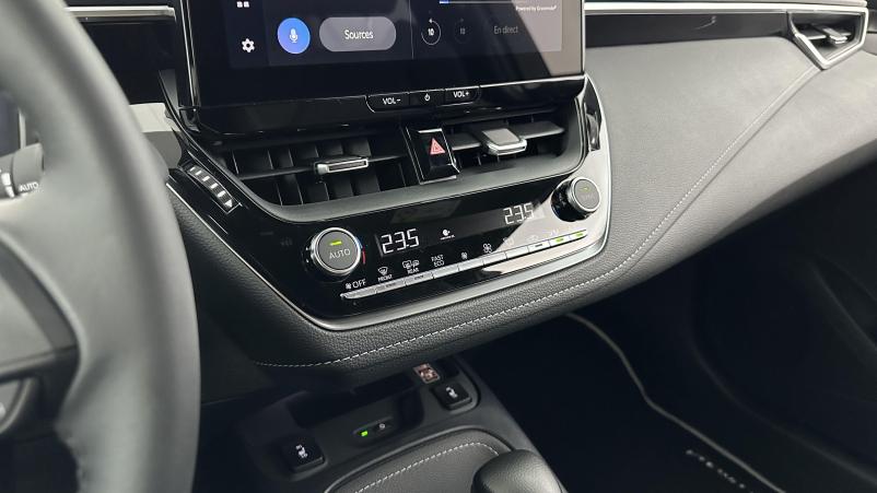 Vente en ligne Toyota Corolla Touring Sports Corolla touring sports X 1.8 Hybrid 140ch Design (Team Player) au prix de 32 000 €