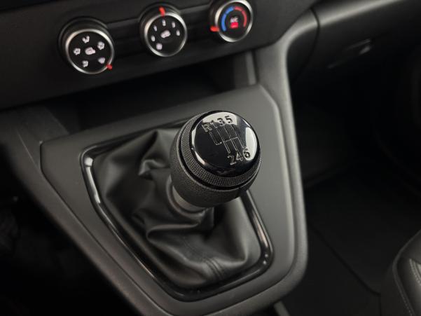 Vente en ligne Renault Kangoo Van L1 1.5 Blue dCi 95ch Grand Confort au prix de 16 990 €