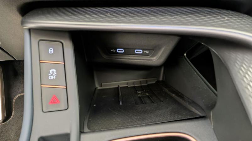 Vente en ligne Cupra Terramar 1.5 eTSI Hybrid 150 ch DSG7 V au prix de 40 670 €