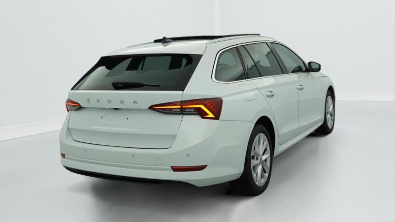 Vente en ligne Skoda Octavia Combi 1.0 TSI mHEV e-TEC 110 ch DSG7 Style au prix de 25 420 €