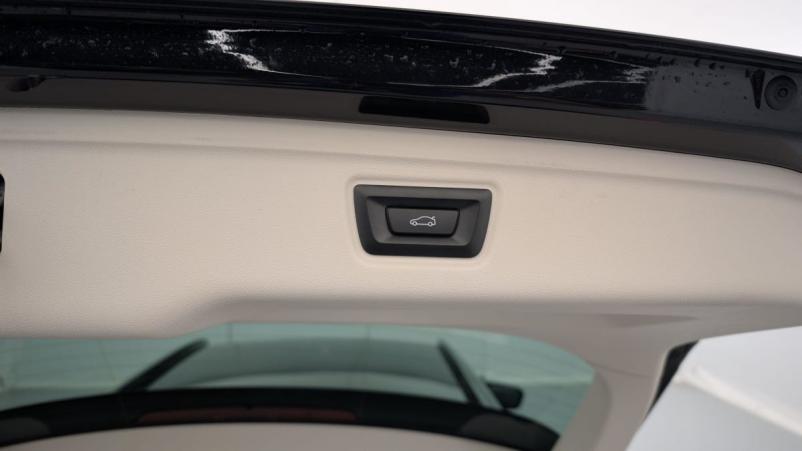 Vente en ligne Bmw Série 3 Touring Touring 318i 156 ch BVA8 Business Design au prix de 37 770 €