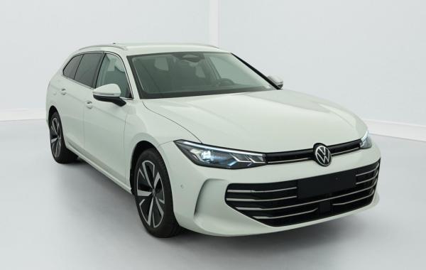 Volkswagen Passat SW 1.5 ETSI OPF 150 DSG7 LIFE PLUS occasion de 2024 en vente à Rennes