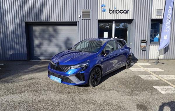 Renault Clio 1.6 E-Tech 145ch full hybrid esprit Alpine Suréquipée + Attelage occasion de 2023 en vente à Rennes