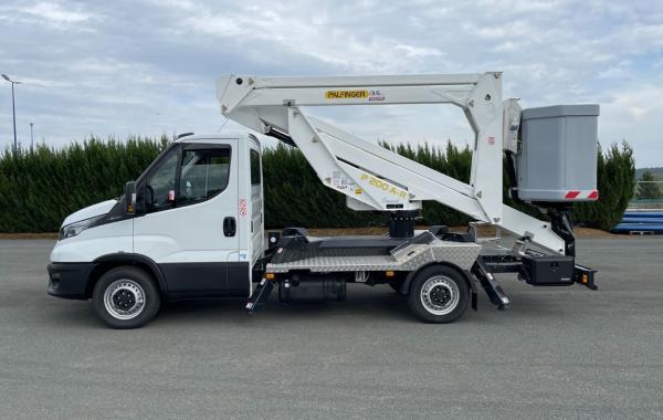 Iveco Daily Daily 35S14H 3450 2.3 136ch Nacelle Palfinger P200A-R occasion de 2022 en vente à Rennes