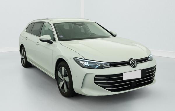Volkswagen Passat SW 1.5 ETSI OPF 150 DSG7 LIFE PLUS occasion de 2024 en vente à Rennes