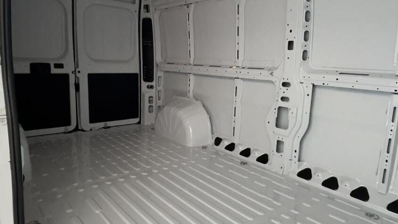 Vente en ligne Fiat Ducato Fourgon Ducato 3.3 LH2 2.2 H3-Power 140ch Pack Pro Lounge Connect au prix de 34 380 €