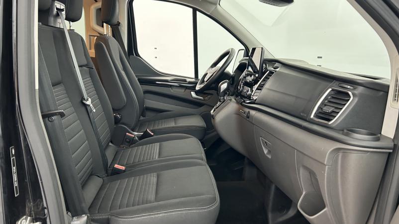 Vente en ligne Ford Transit Custom 300 L1H1 2.0 EcoBlue 130 Cabine Approfondie Limited BVA6 Suréquipé au prix de 26 990 €