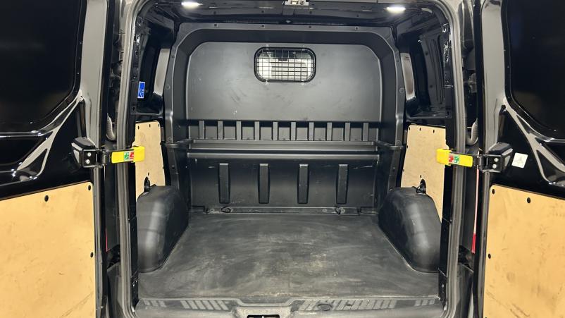 Vente en ligne Ford Transit Custom 300 L1H1 2.0 EcoBlue 130 Cabine Approfondie Limited BVA6 Suréquipé au prix de 26 990 €