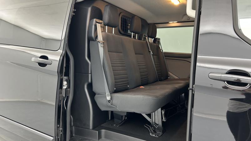 Vente en ligne Ford Transit Custom 300 L1H1 2.0 EcoBlue 130 Cabine Approfondie Limited BVA6 Suréquipé au prix de 26 990 €