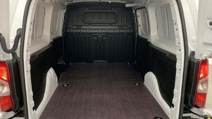 Vente en ligne Peugeot Partner Fourgon XL 950 KG BLUEHDI 130 S S EAT8 au prix de 24 240 €