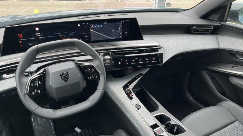 Vente en ligne Peugeot 5008 Hybrid 145 e-DCS6 Allure au prix de 33 050 €
