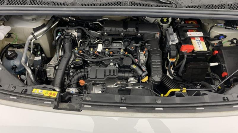 Vente en ligne Peugeot Partner Fourgon M 650 KG BLUEHDI 130 S S EAT8 au prix de 23 000 €
