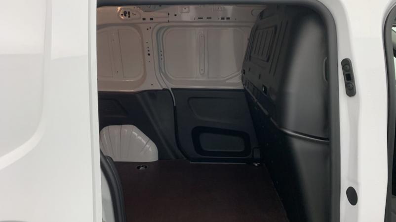 Vente en ligne Peugeot Partner Fourgon M 650 KG BLUEHDI 130 S S EAT8 au prix de 23 000 €