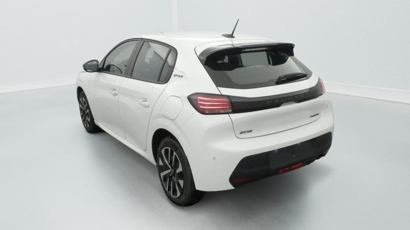 Vente en ligne Peugeot 208 Hybrid 100 e-DCS6 Style au prix de 19 560 €