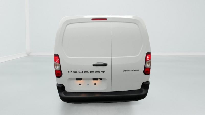 Vente en ligne Peugeot Partner Fourgon XL 950 KG BLUEHDI 130 S S EAT8 au prix de 24 240 €