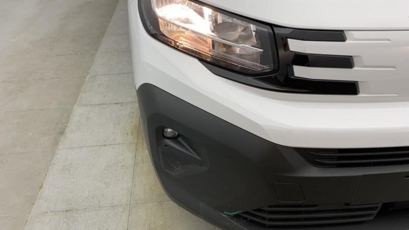 Vente en ligne Peugeot Partner Fourgon XL 950 KG BLUEHDI 130 S S EAT8 au prix de 24 240 €