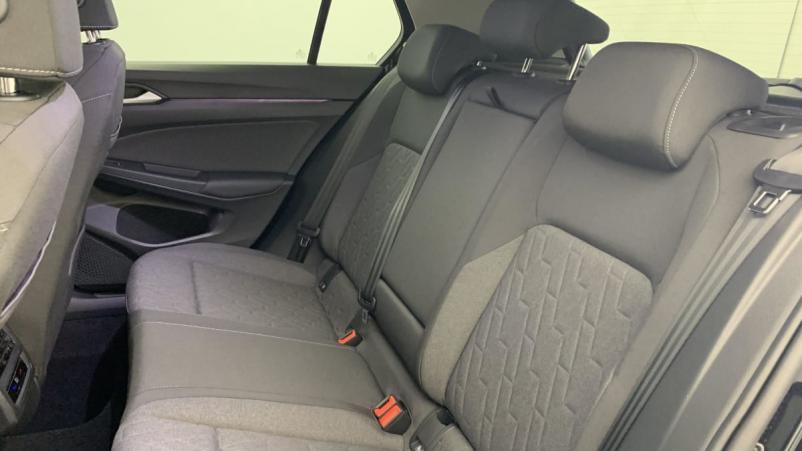 Vente en ligne Volkswagen Golf 1.5 eTSI EVO2 116 DSG7 Life Plus au prix de 30 990 €