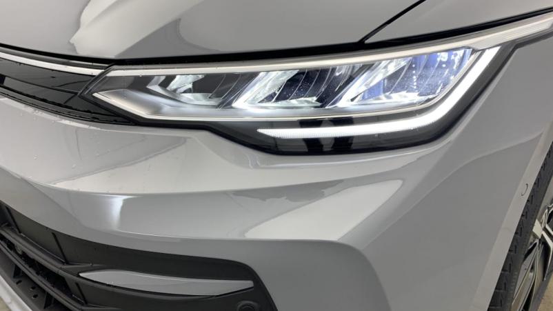 Vente en ligne Volkswagen Golf 1.5 eTSI EVO2 116 DSG7 Life Plus au prix de 30 990 €