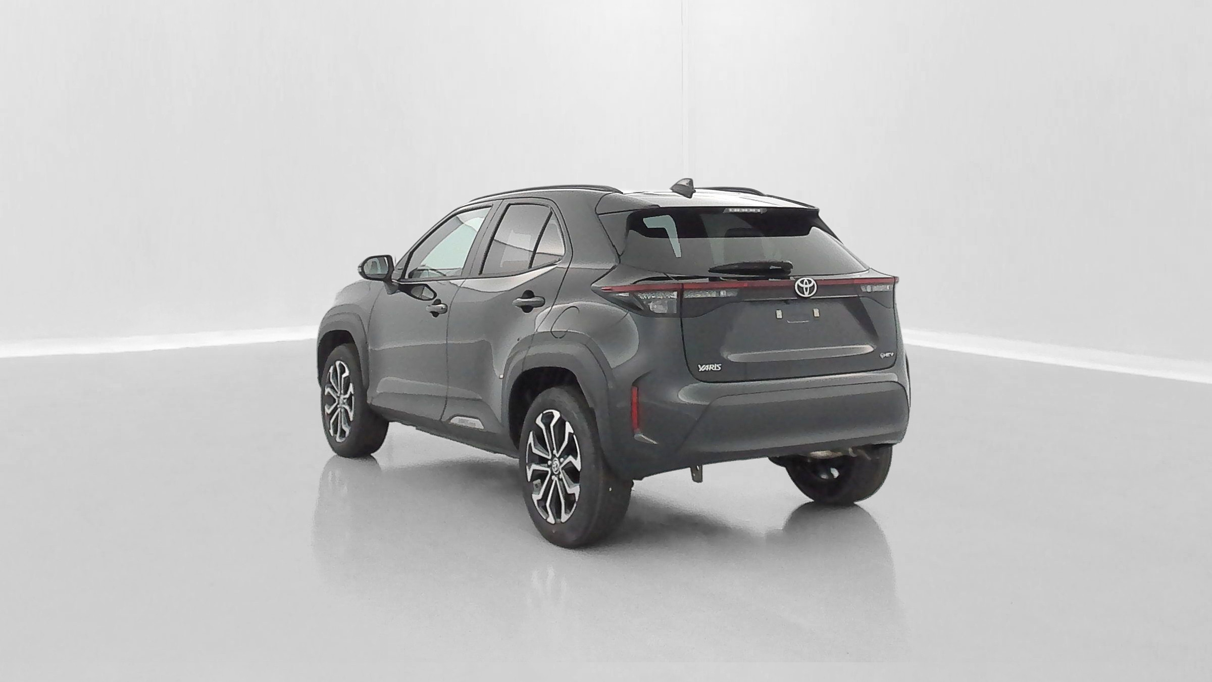 Vente en ligne Toyota Yaris Cross YARIS CROSS 1.5 Hybride 130h Design e-CVT au prix de 28 200 €