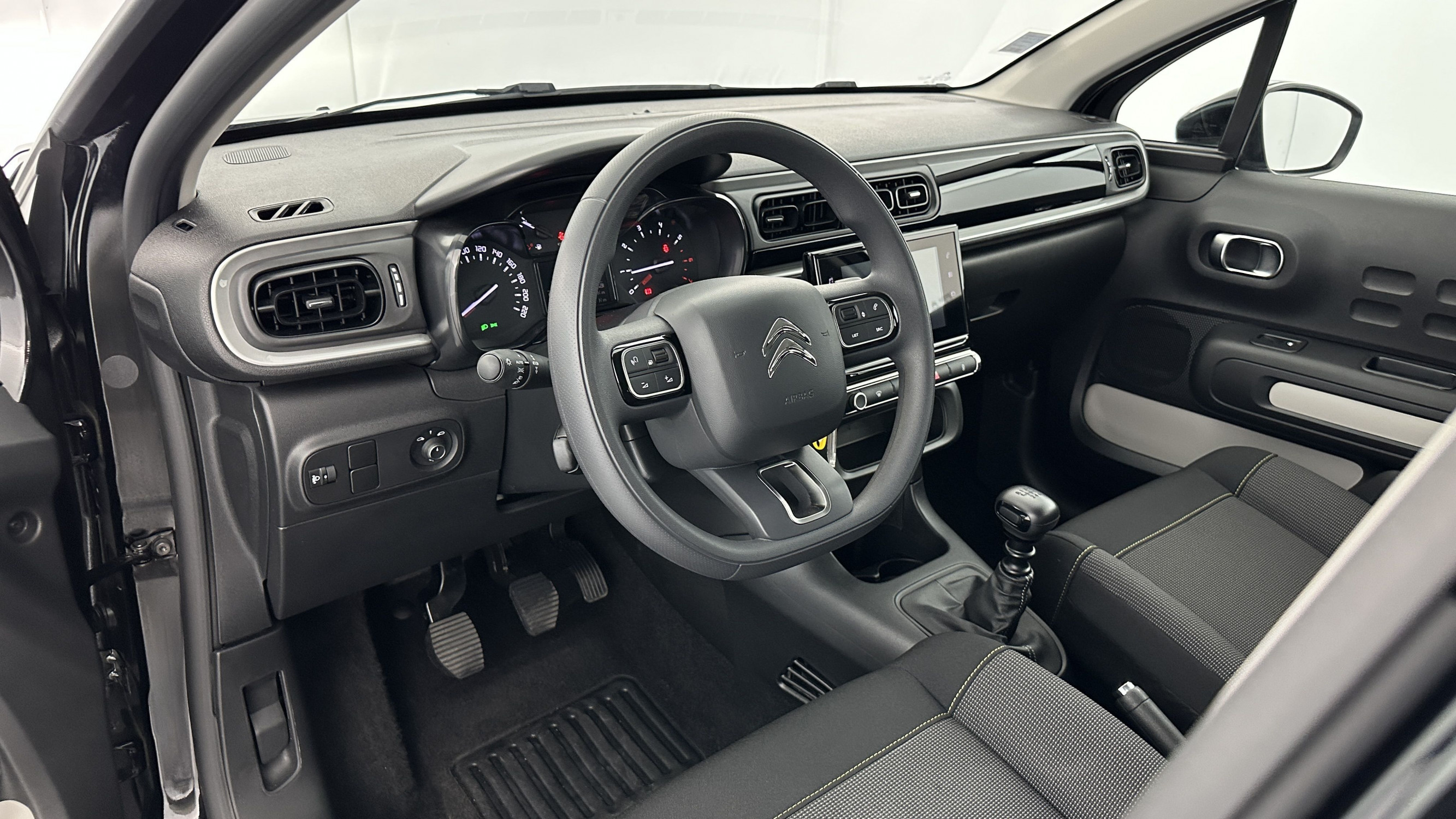 Vente en ligne Citroën C3 C3 III 1.2 PureTech 110ch Plus au prix de 14 600 €