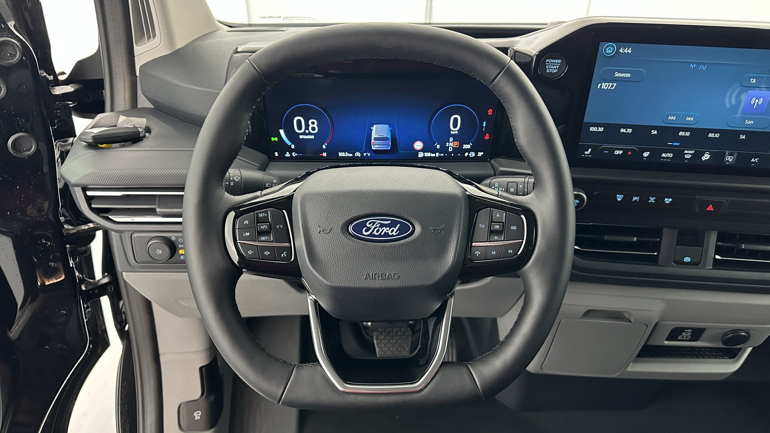 Vente en ligne Ford Transit Custom TRANSIT CUSTOM II 320 L2H1 2.0 Ecoblue 170ch Limited BVA8 au prix de 45 420 €