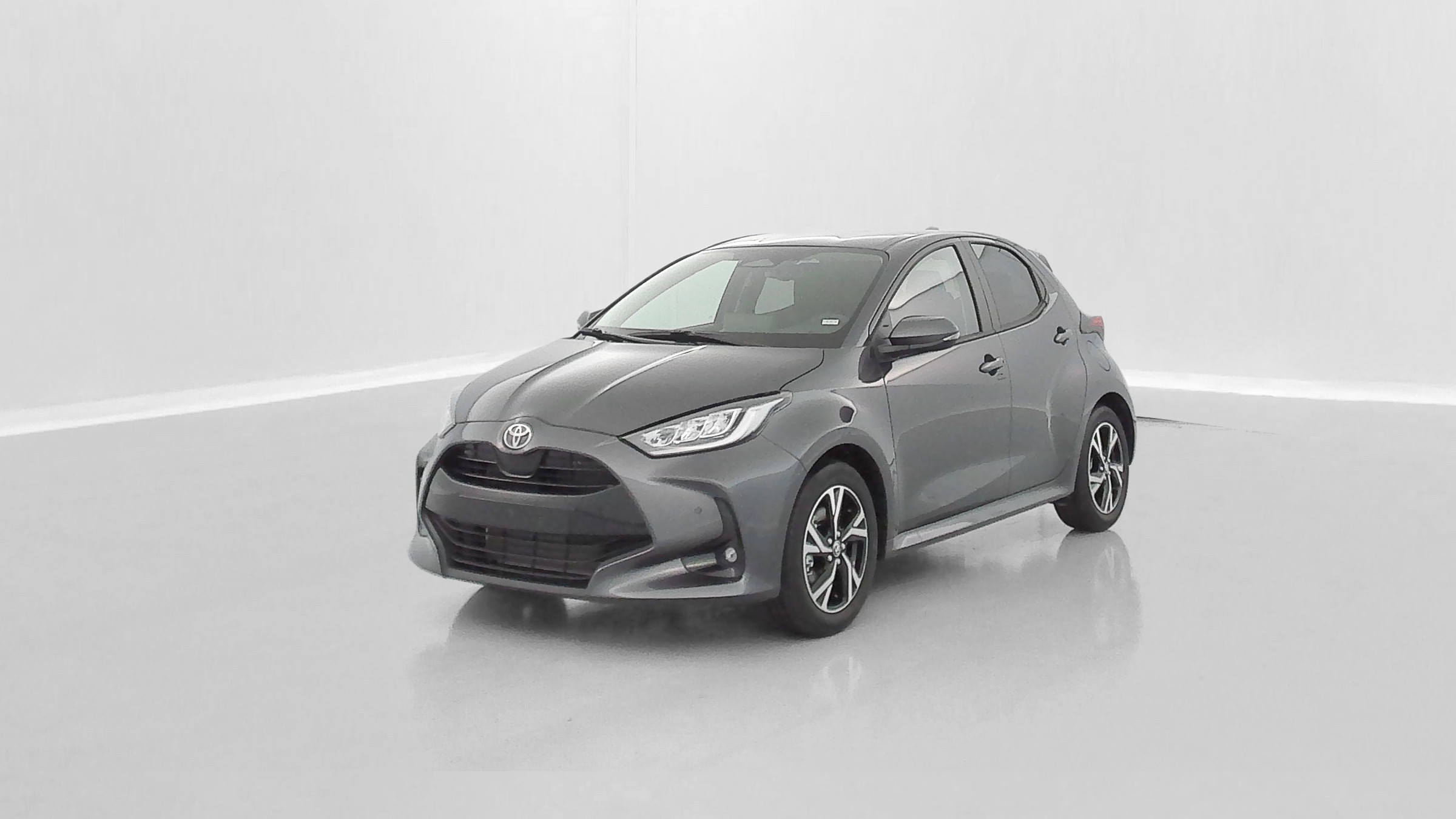 Toyota Yaris YARIS Hybride 116h Design e-CVT occasion de 2024 en vente à Rennes