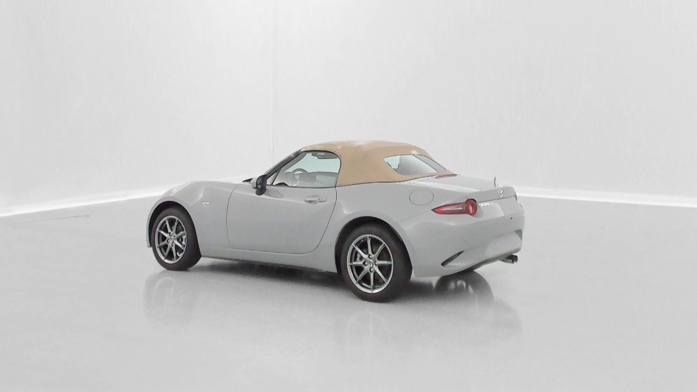 Vente en ligne Mazda MX-5 MX-5 ROADSTER 1.5 SKYACTIV-G 132ch Kazari au prix de 35 210 €