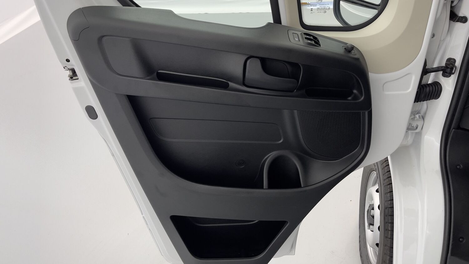 Vente en ligne Fiat Ducato Fourgon DUCATO 3.3 LH2 2.2 H3-Power 140ch Pack Pro Lounge Connect au prix de 34 020 €