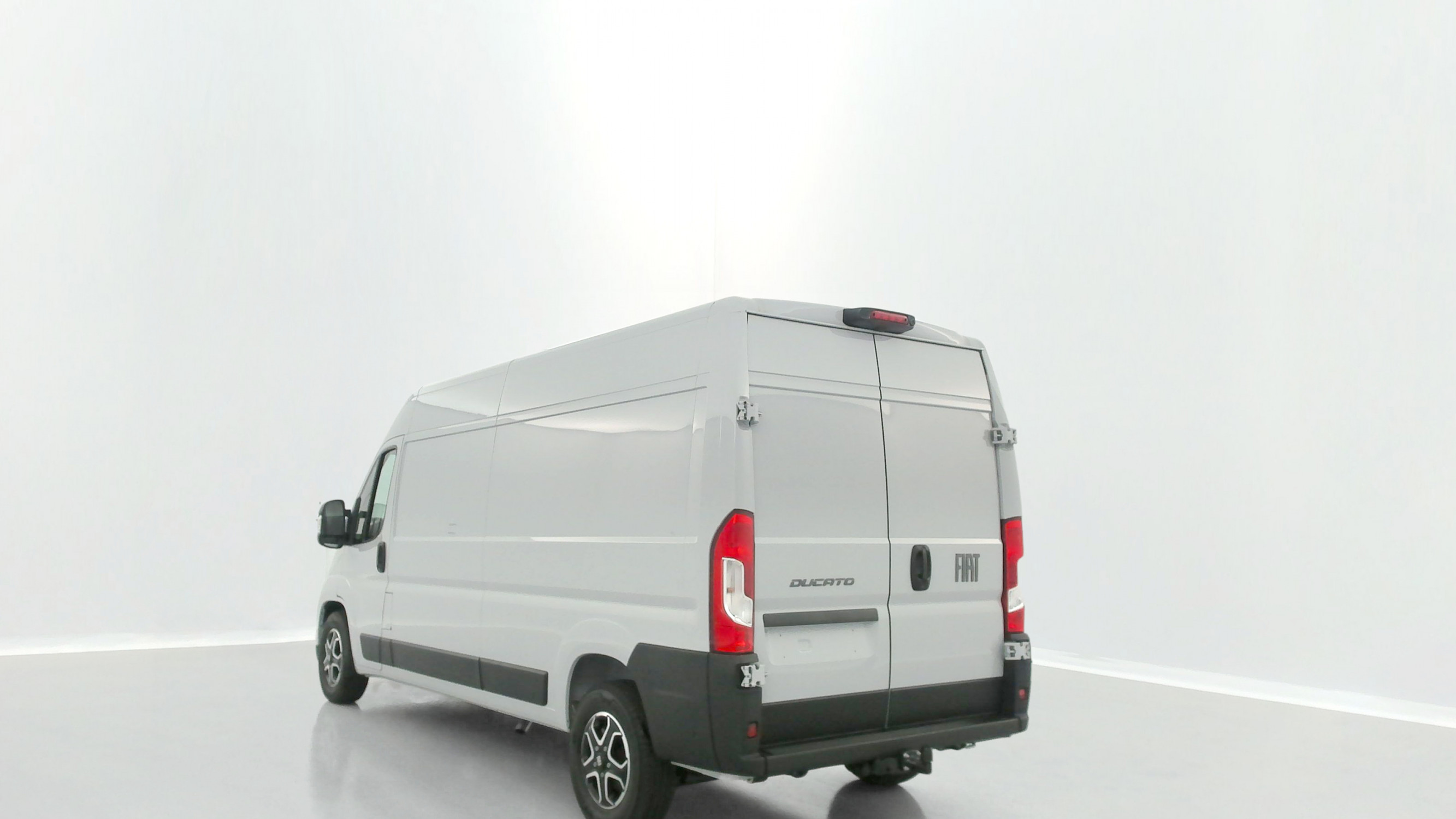 Vente en ligne Fiat Ducato Fourgon DUCATO III LH2 3.5 Maxi 180ch H3-Power BVA8 au prix de 40 380 €