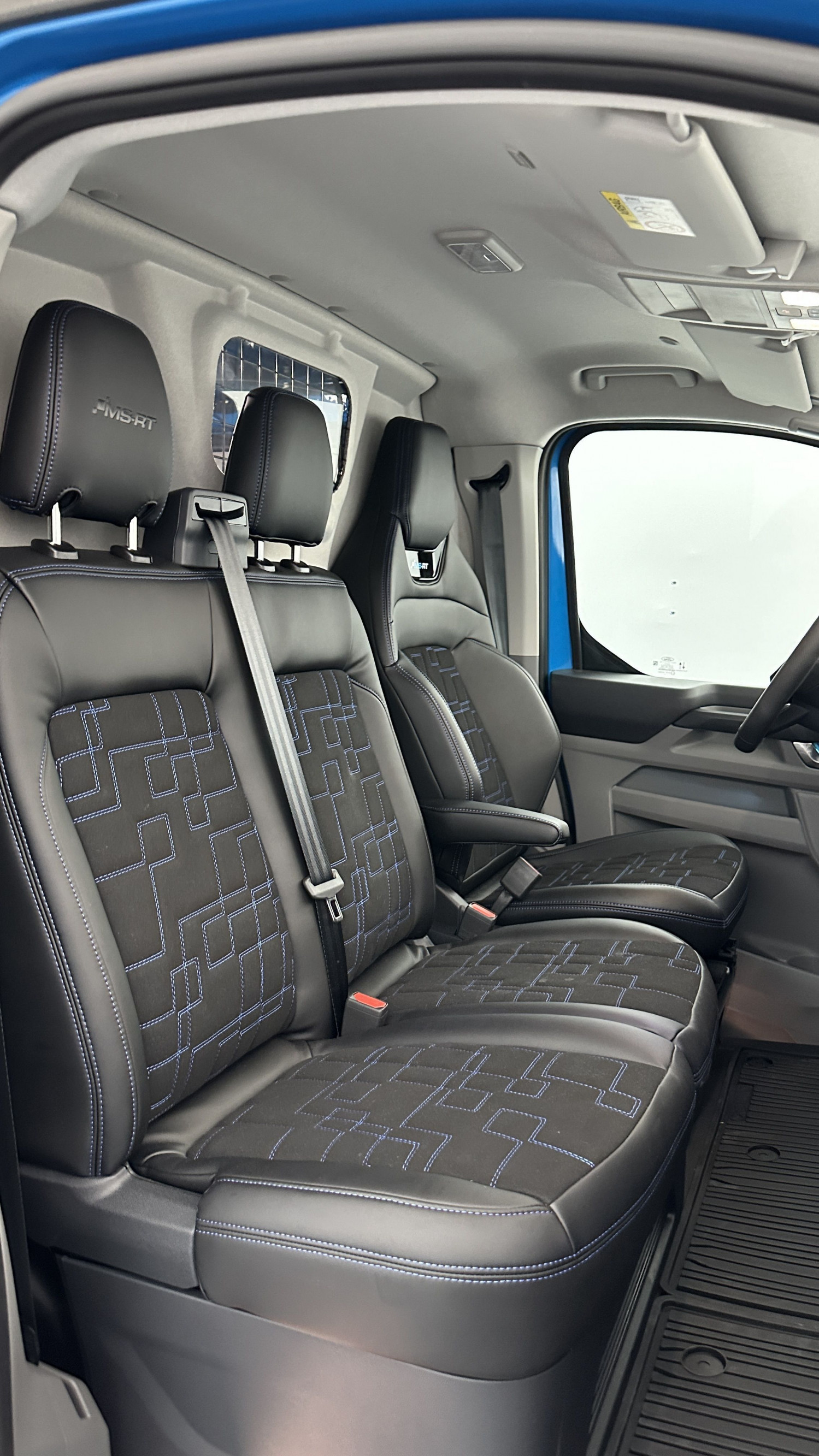 Vente en ligne Ford Transit Custom TRANSIT CUSTOM 320 L2H1 2.0 EcoBlue 170ch MS-RT BVA8 AWD au prix de 67 740 €