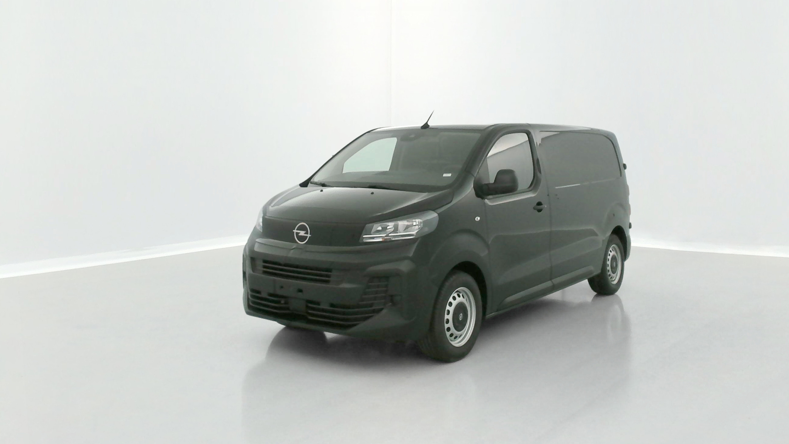 Opel Vivaro VIVARO M 2.0 BlueHDi 145ch occasion de 2025 en vente à Rennes