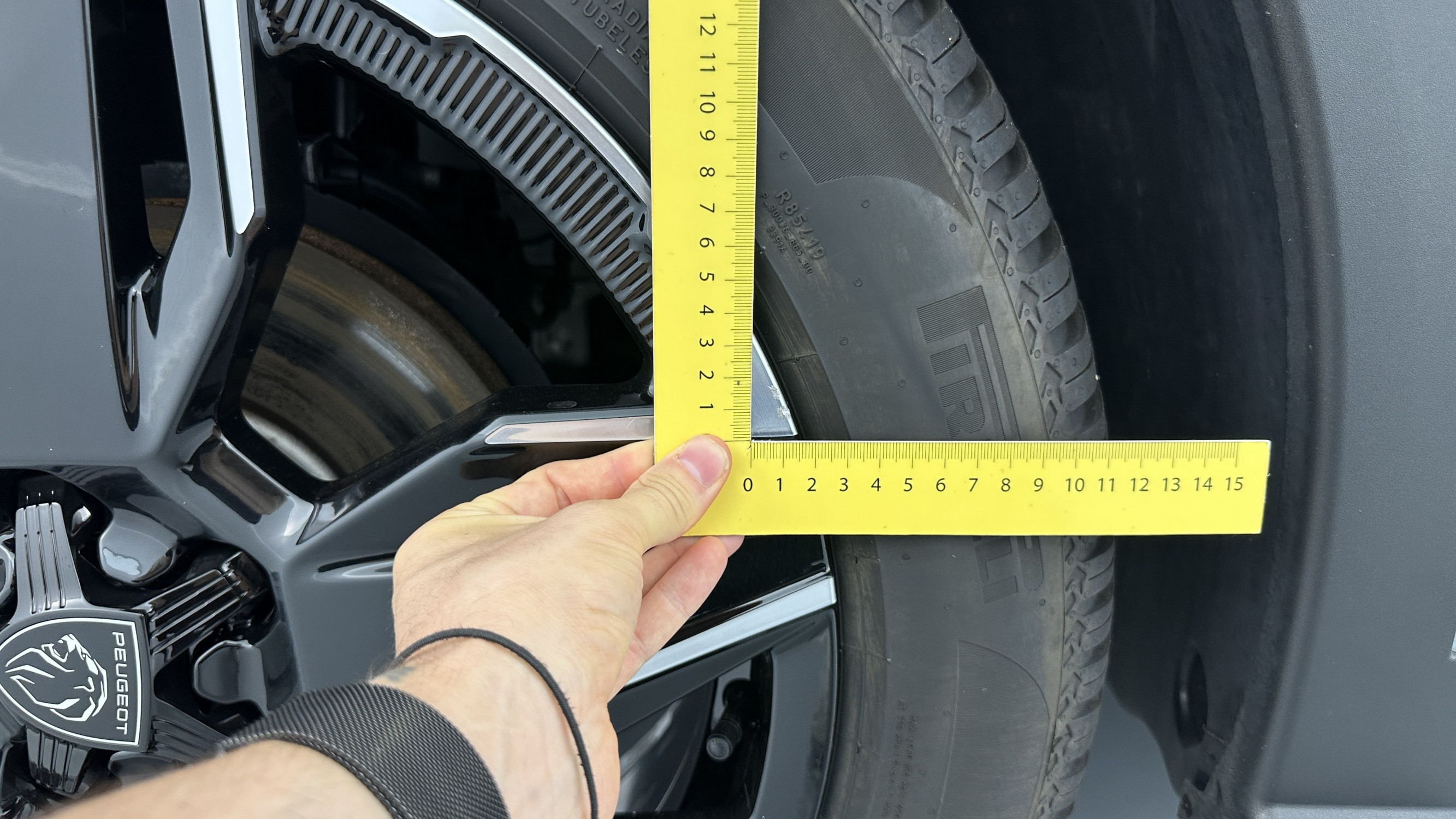 Vente en ligne Peugeot 3008 3008 1.2 Hybrid 136ch Allure e-DCS6 au prix de 29 000 €