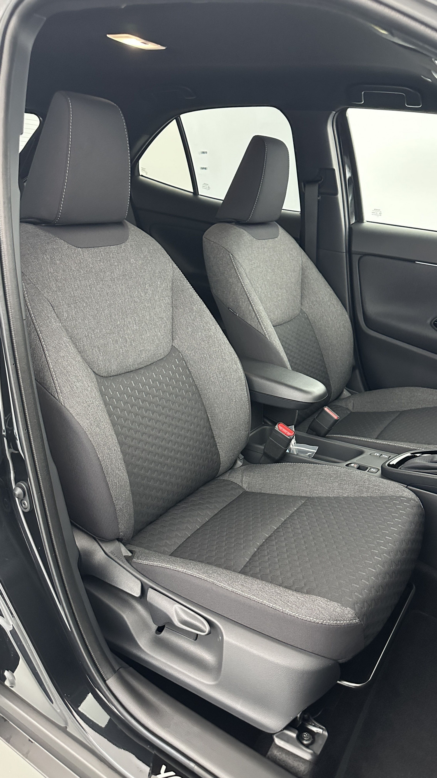 Vente en ligne Toyota Yaris Cross YARIS CROSS 1.5 Hybride 130h Design e-CVT au prix de 28 200 €