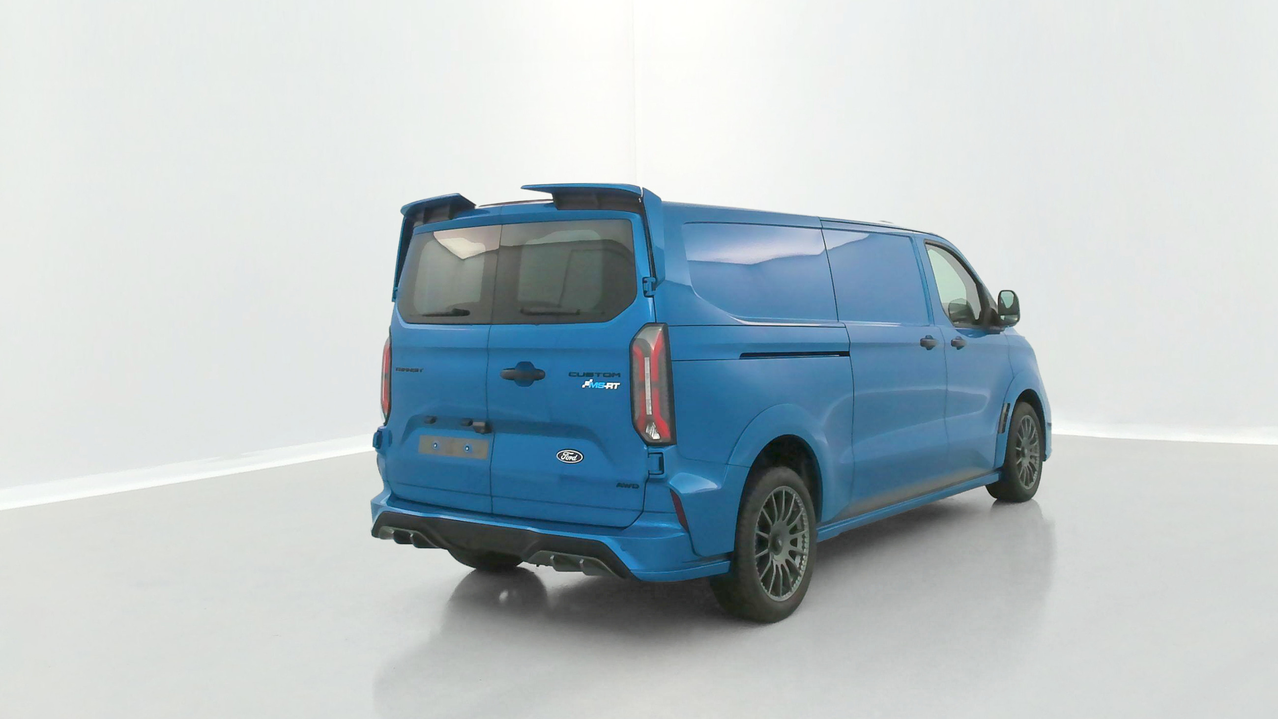 Vente en ligne Ford Transit Custom TRANSIT CUSTOM 320 L2H1 2.0 EcoBlue 170ch MS-RT BVA8 AWD au prix de 67 740 €