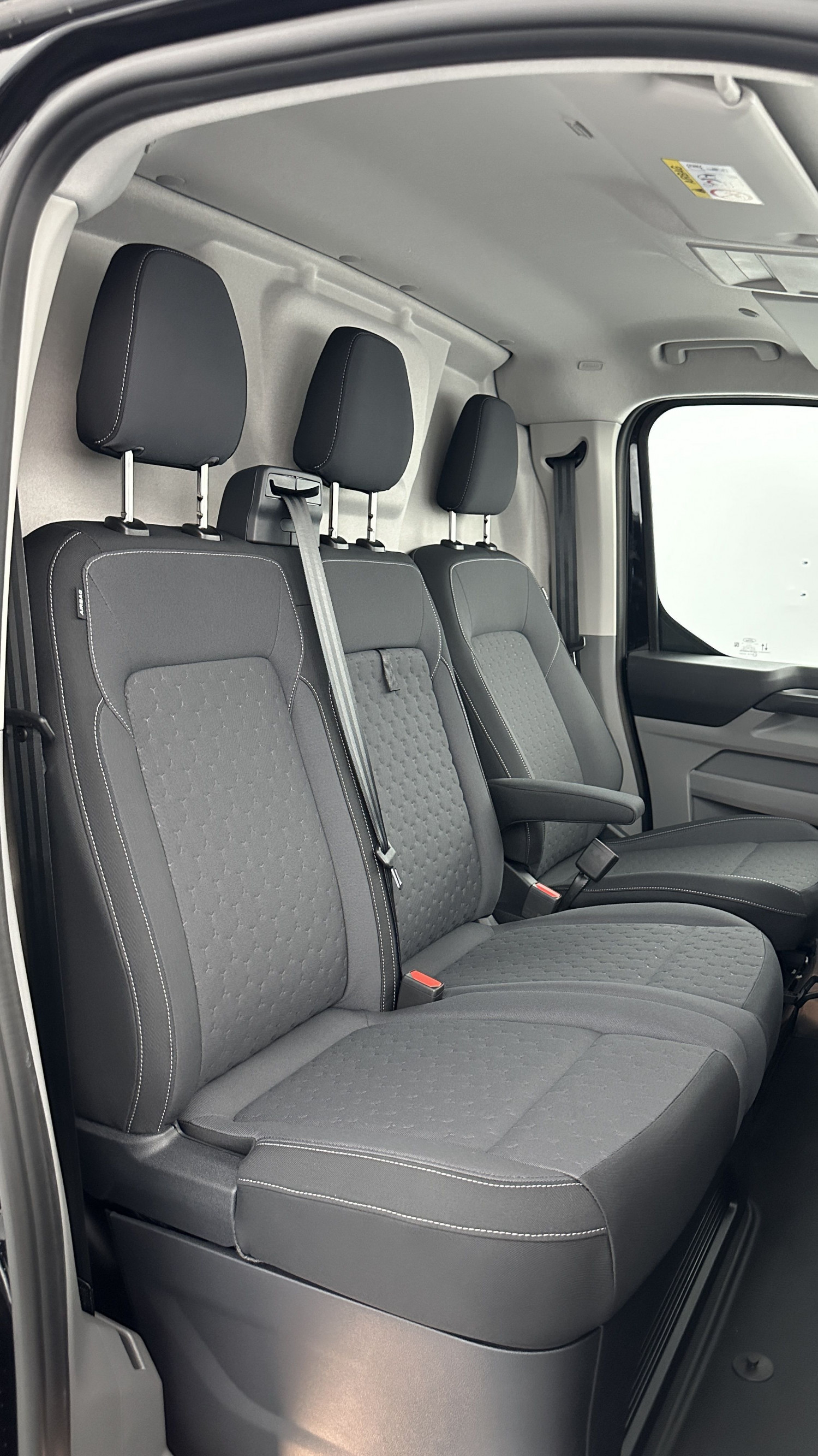 Vente en ligne Ford Transit Custom TRANSIT CUSTOM II 320 L2H1 2.0 Ecoblue 170ch Limited BVA8 au prix de 45 420 €