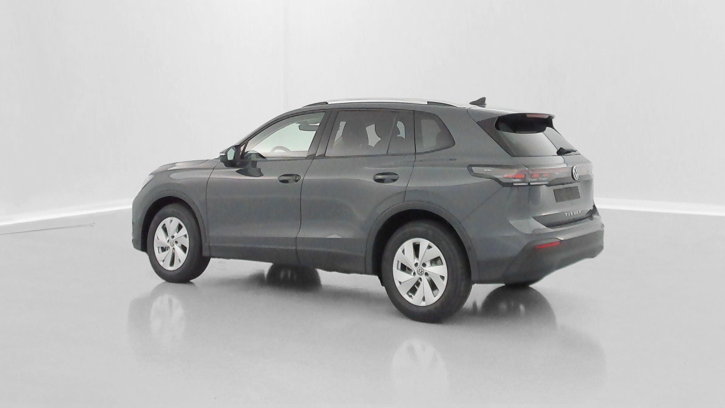 Vente en ligne Volkswagen Tiguan TIGUAN III 1.5 eTSI 150ch Life Plus DSG7 au prix de 39 000 €