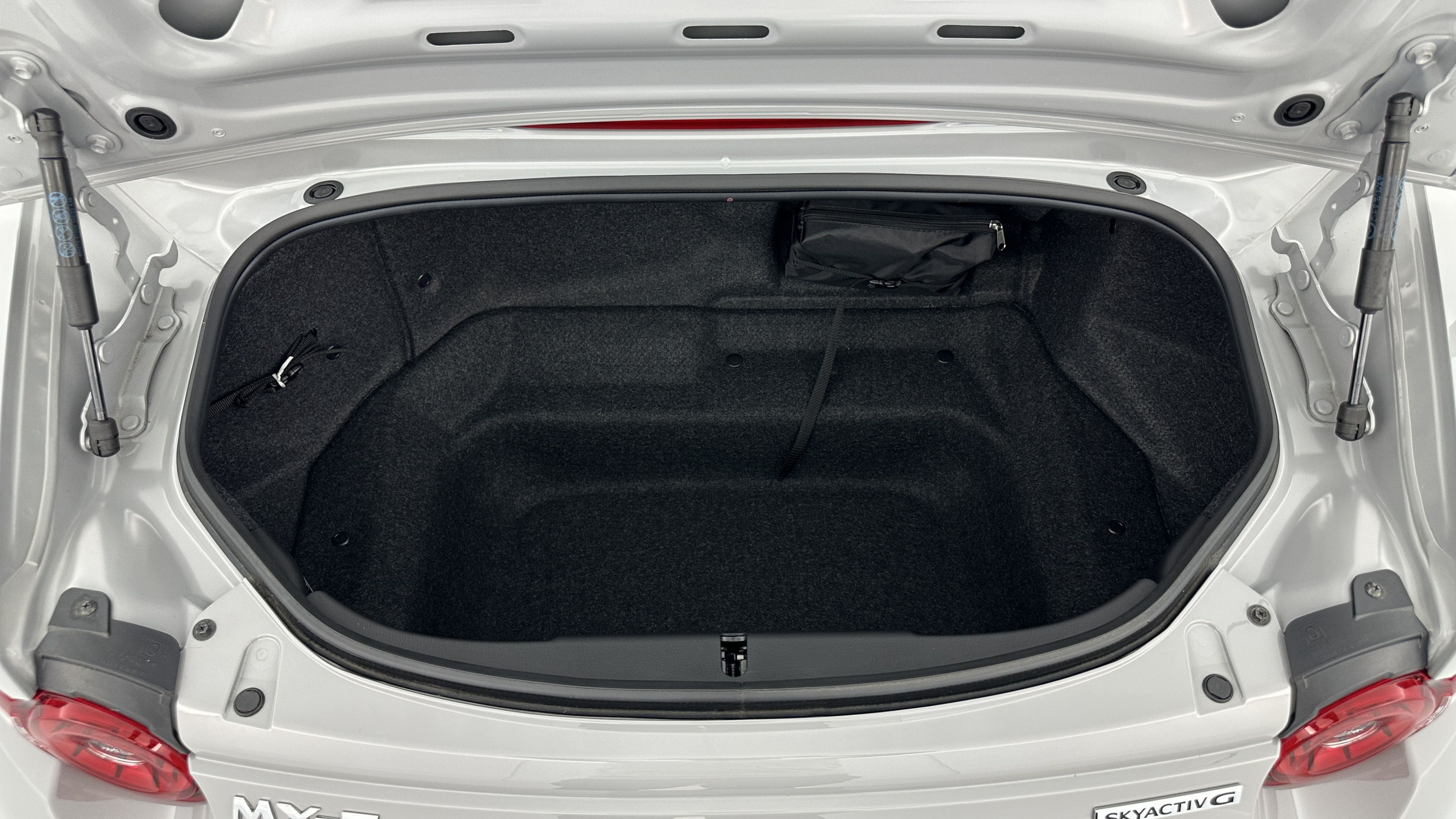 Vente en ligne Mazda MX-5 MX-5 ROADSTER 1.5 SKYACTIV-G 132ch Kazari au prix de 35 210 €