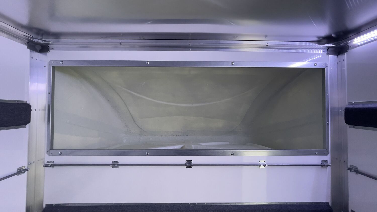 Vente en ligne Volkswagen Crafter CRAFTER CC 35 L4 RJ 2.0 TDI 163ch Business BVA 20m³ Trouillet au prix de 57 420 €