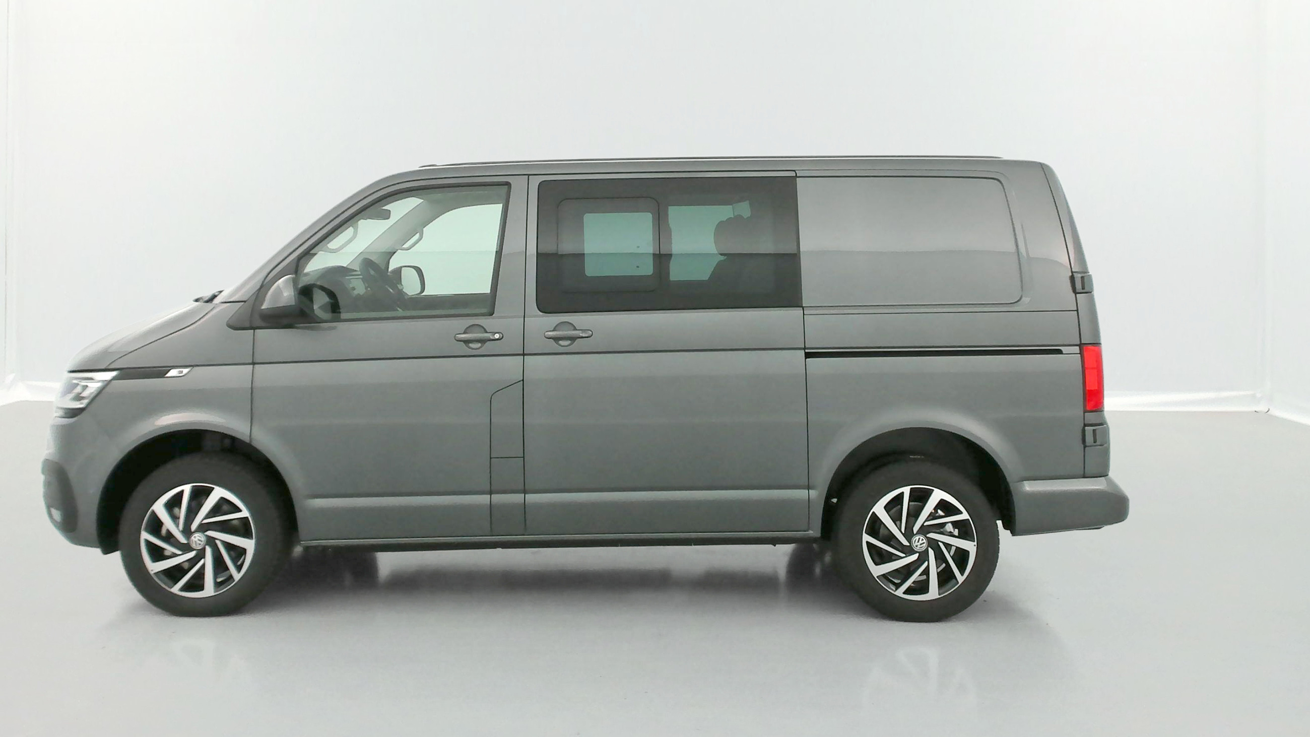 Vente en ligne Volkswagen Transporter TRANSPORTER PROCAB 6L1 2.0 TDI 150ch Business Plus DSG7 au prix de 54 540 €