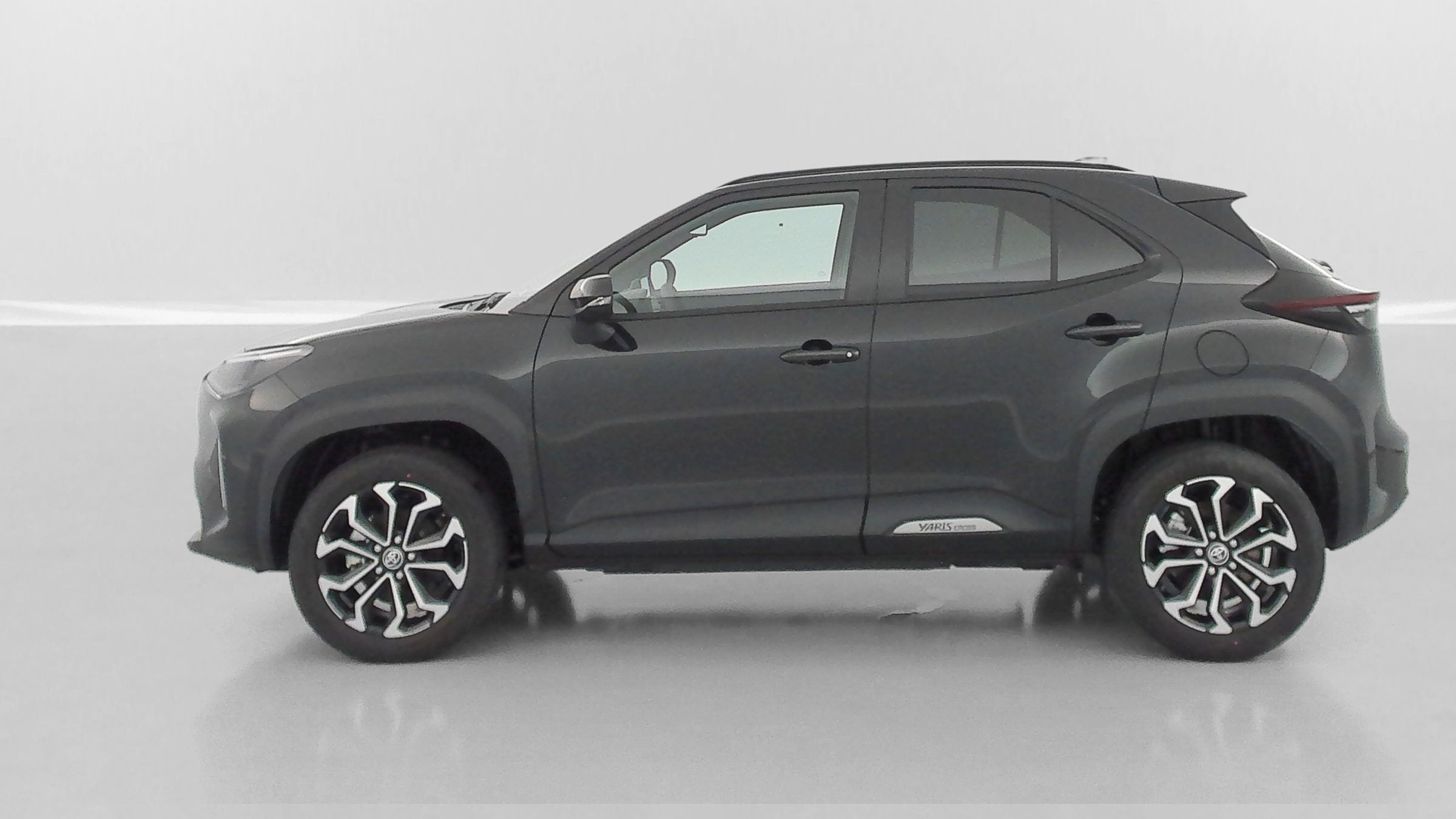 Vente en ligne Toyota Yaris Cross YARIS CROSS 1.5 Hybride 130h Design e-CVT au prix de 28 200 €