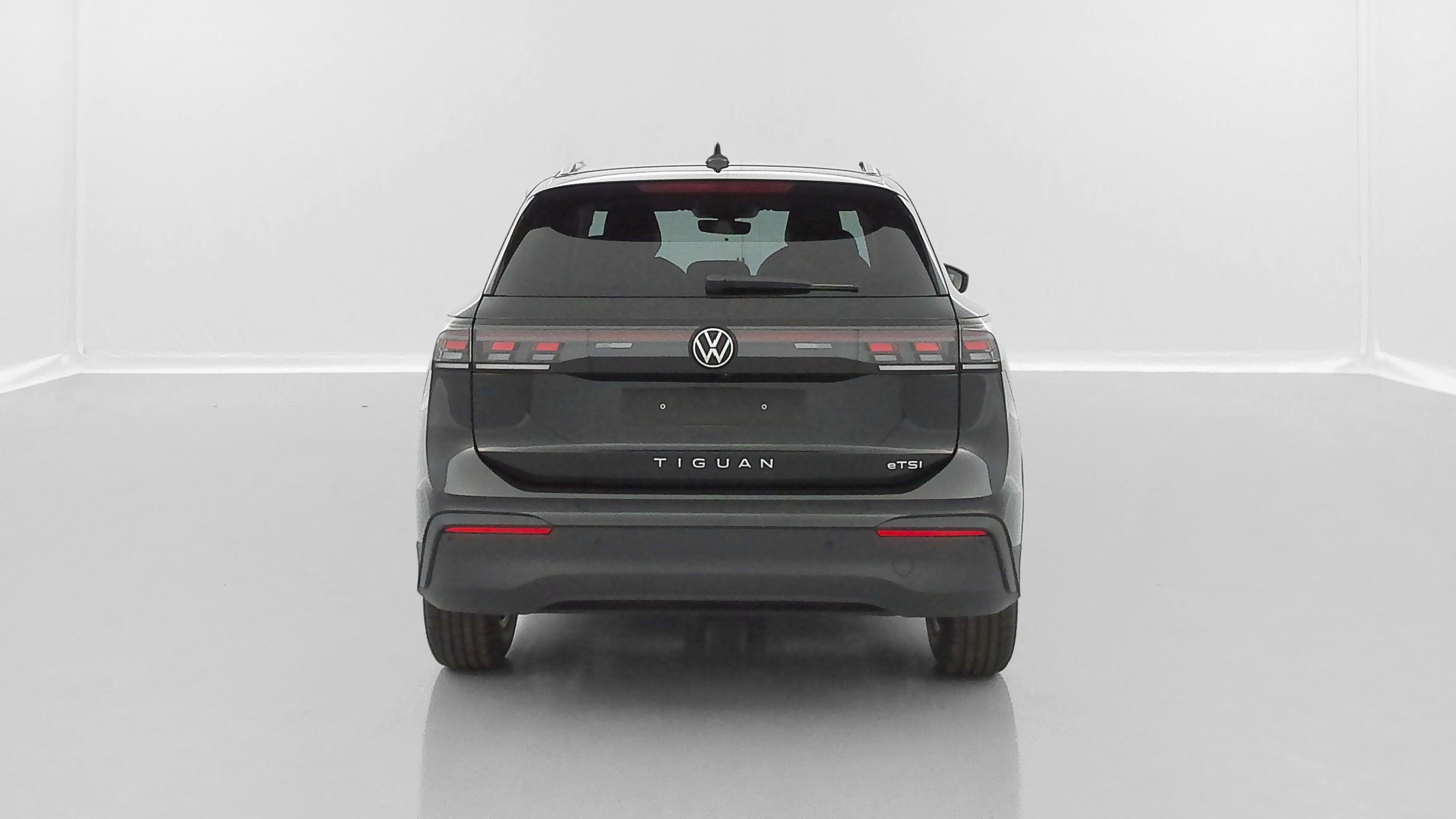 Vente en ligne Volkswagen Tiguan TIGUAN III 1.5 eTSI 150ch Life Plus DSG7 au prix de 39 000 €