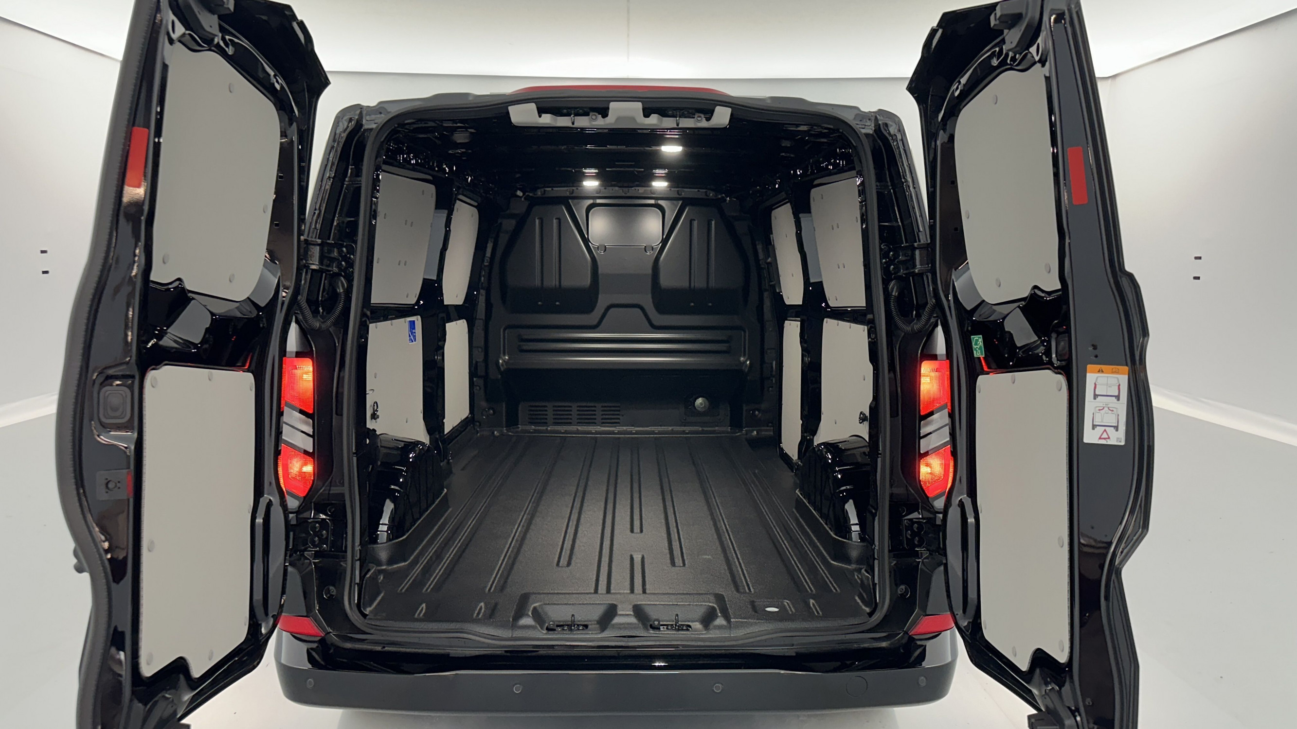 Vente en ligne Ford Transit Custom TRANSIT CUSTOM II 320 L2H1 2.0 Ecoblue 170ch Limited BVA8 au prix de 45 420 €