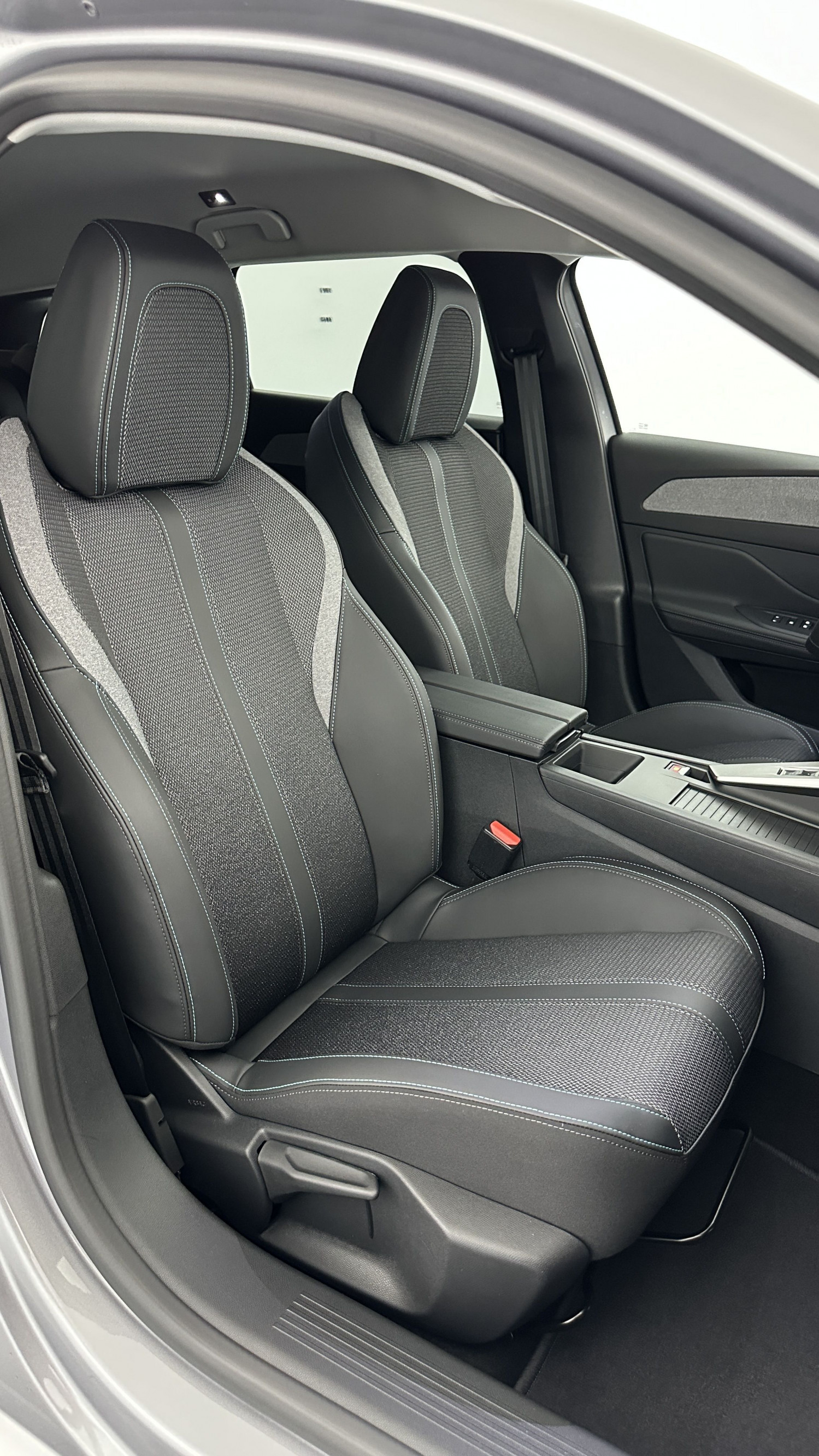 Vente en ligne Peugeot 308 SW 308 SW 1.5 BlueHDi 130ch Allure EAT8 au prix de 28 610 €