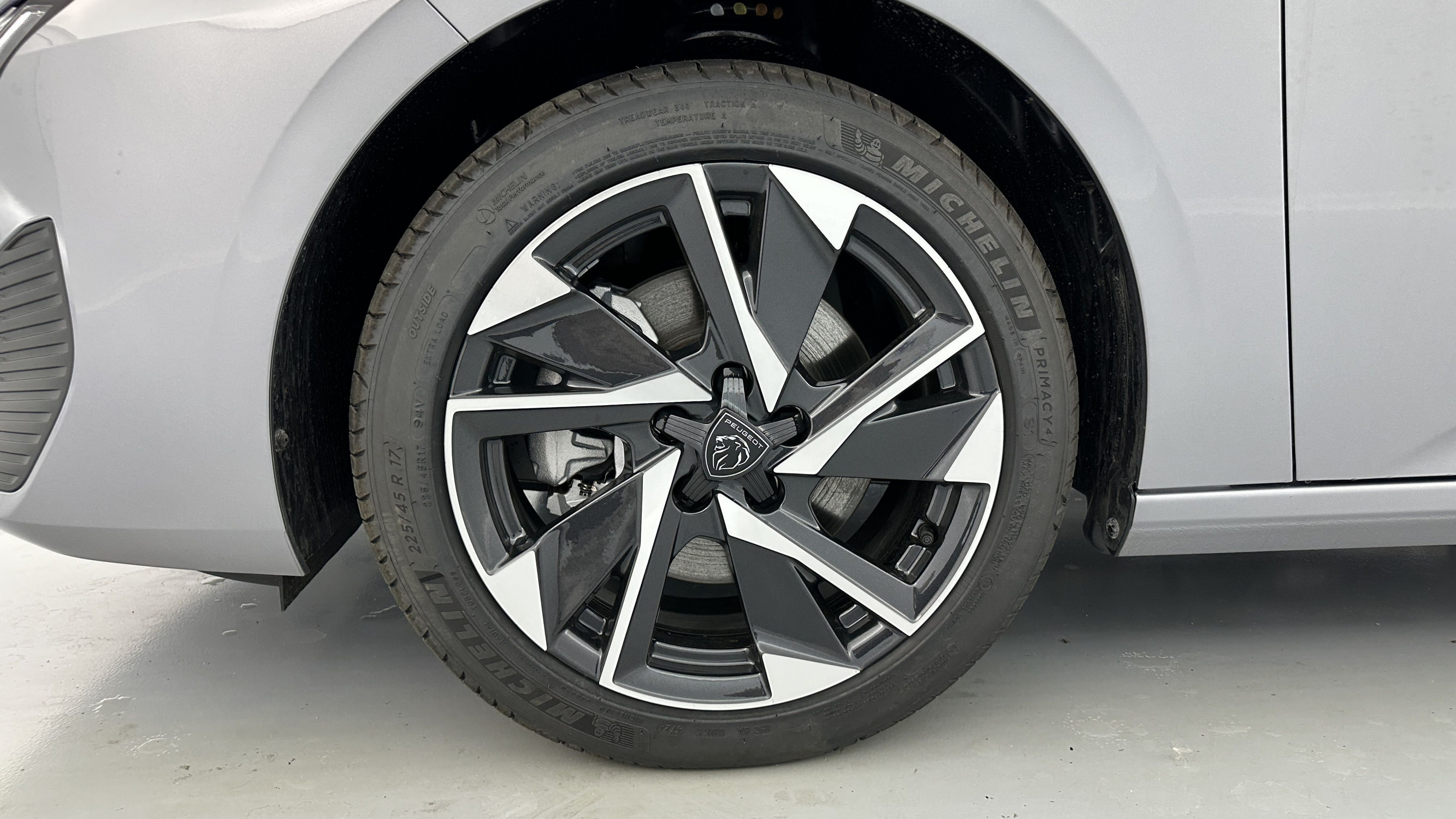 Vente en ligne Peugeot 308 SW 308 SW 1.5 BlueHDi 130ch Allure EAT8 au prix de 28 610 €