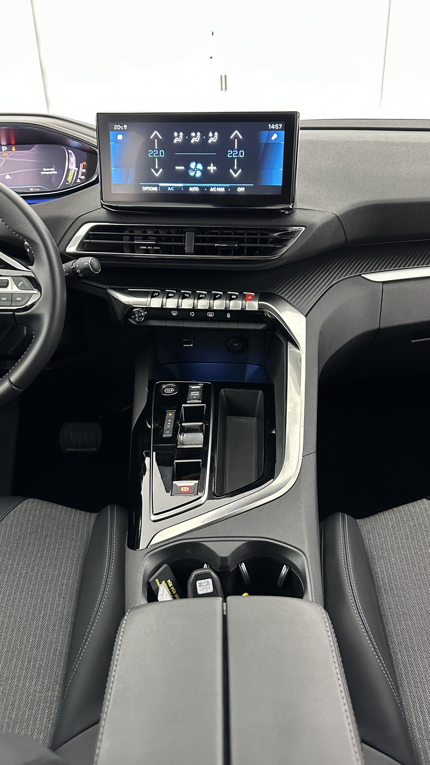 Vente en ligne Peugeot 3008 3008 1.2 Hybrid 136ch Allure Pack e-DCS6 au prix de 26 400 €