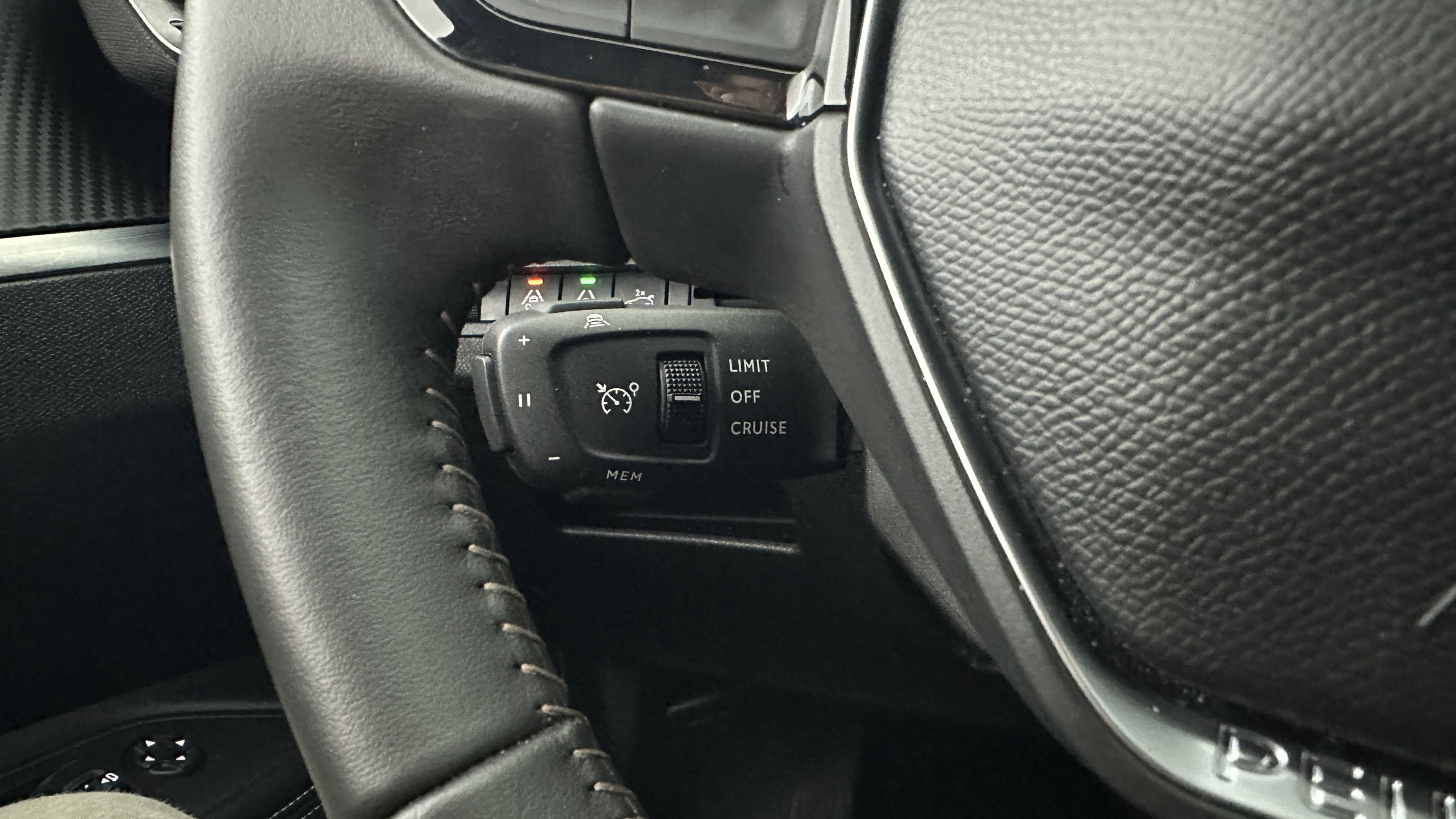 Vente en ligne Peugeot 3008 3008 1.2 Hybrid 136ch Allure Pack e-DCS6 au prix de 26 400 €