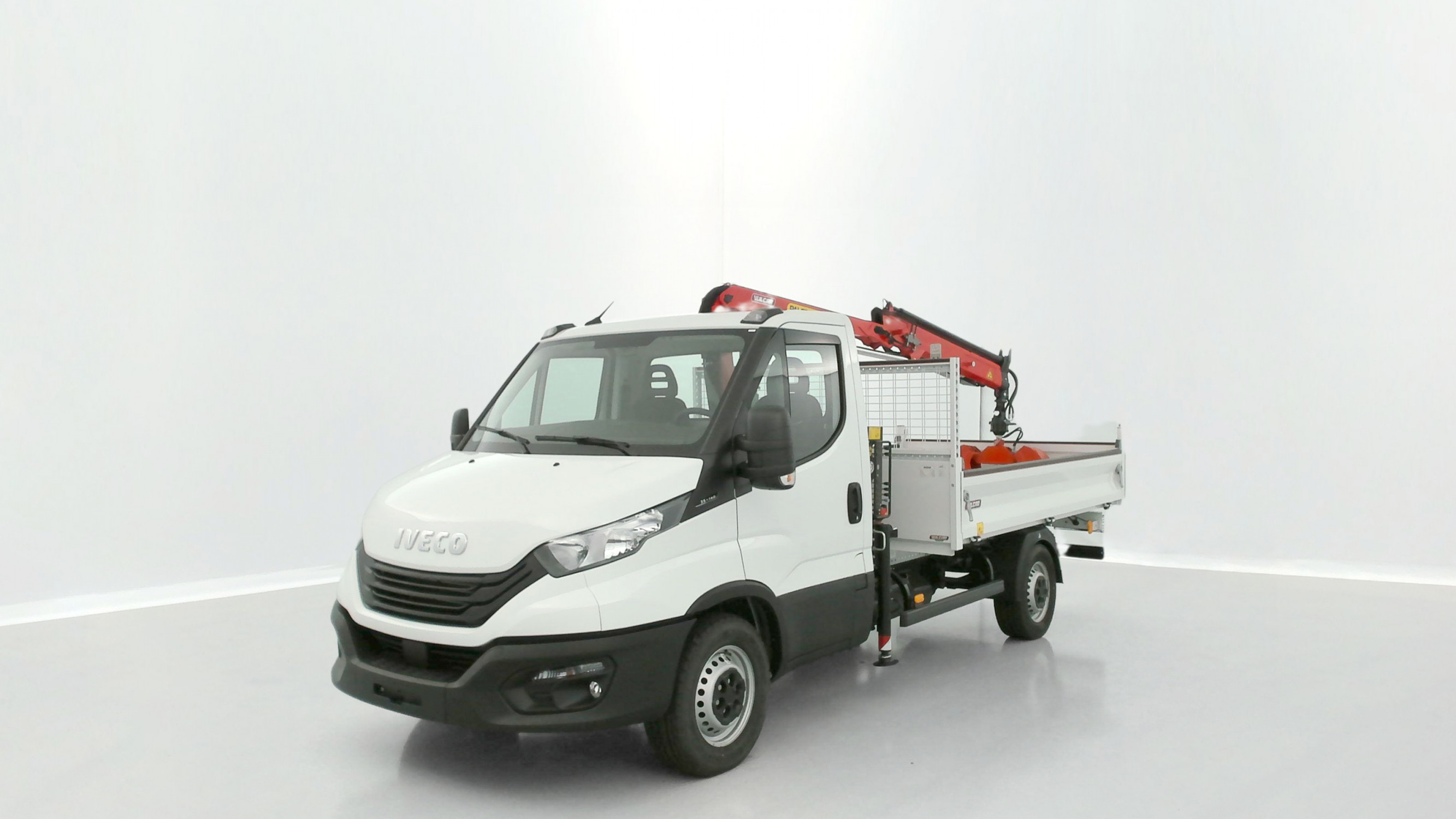 Iveco Daily DAILY 35S14H 3750 2.3 136ch Benne Alu JPM + Grue PK 3400 + Pince occasion de 2025 en vente à Rennes