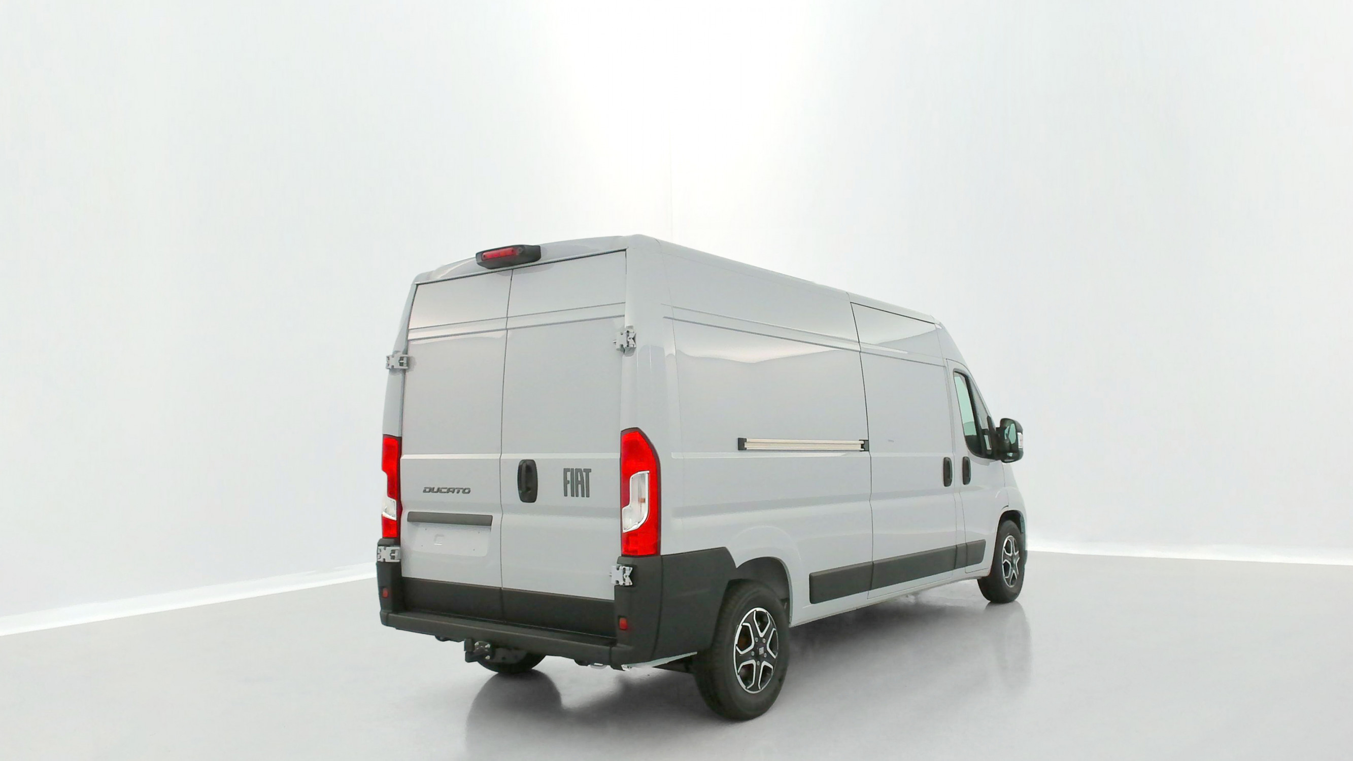 Vente en ligne Fiat Ducato Fourgon DUCATO III LH2 3.5 Maxi 180ch H3-Power BVA8 au prix de 40 380 €