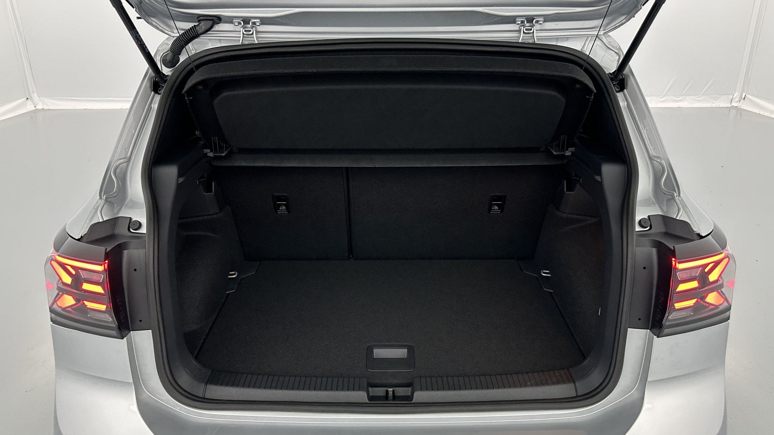 Vente en ligne Volkswagen T-Cross T-CROSS 1.0 TSI 116ch R-Line DSG7 au prix de 29 400 €